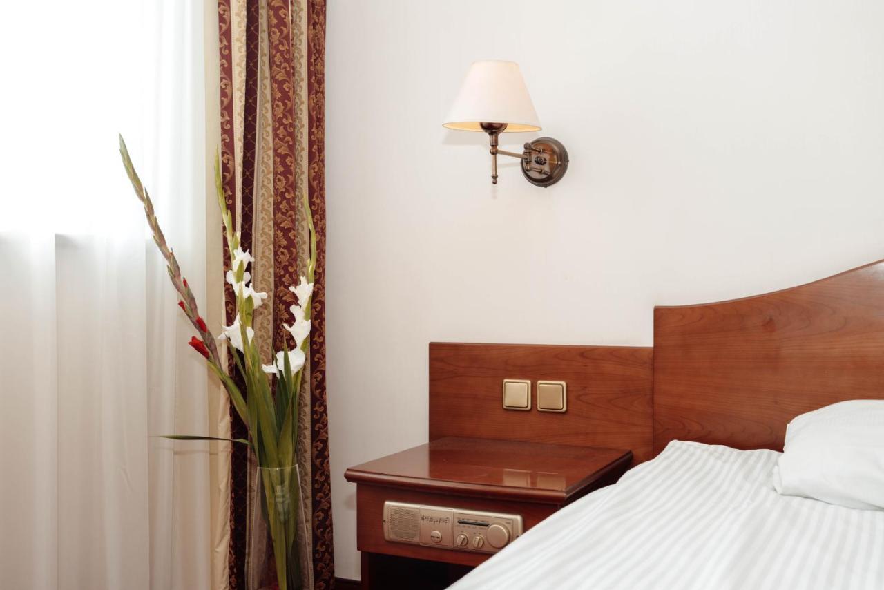 Hotel Sympozjum & Spa Красков Екстериор снимка