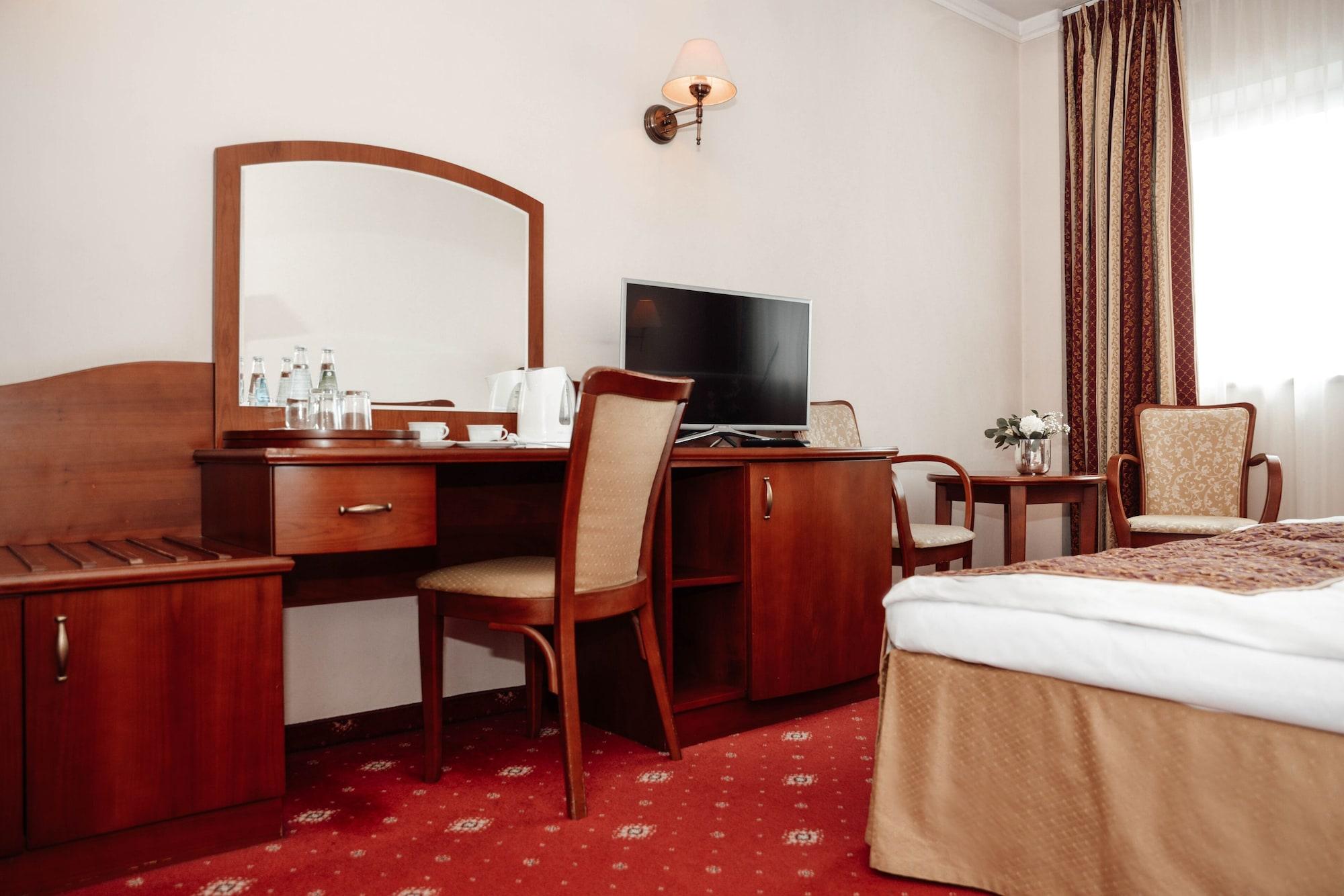 Hotel Sympozjum & Spa Красков Екстериор снимка